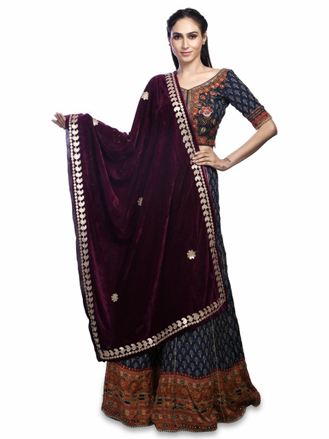Traditions Bazaar Paisley Embroidered Gotta Patti Velvet Dupatta