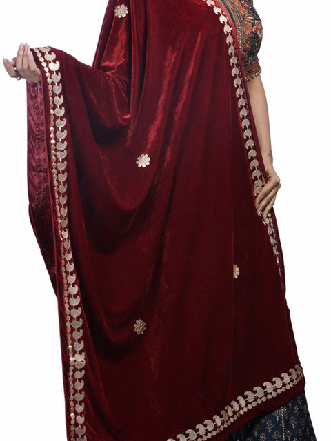 Traditions Bazaar Paisley Embroidered Velvet Dupatta with Gotta Patti - Image 2