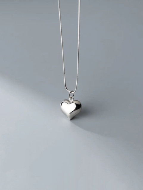 V FASHION JEWELLERY Stainless Steel Silver-Plated Heart Shaped Minimal Chain