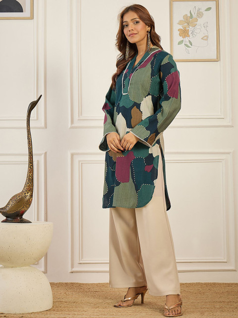 Anouk Abstract Printed V-Neck Chanderi Silk Straight Kurta - Image 3