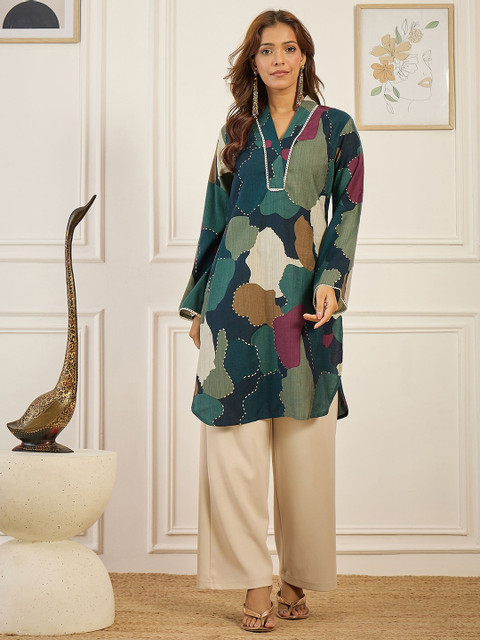 Anouk Abstract Printed V-Neck Chanderi Silk Straight Kurta