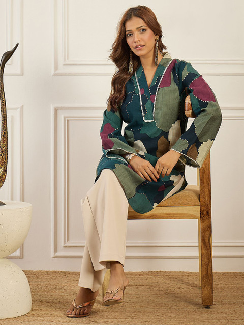 Anouk Abstract Printed V-Neck Chanderi Silk Straight Kurta - Image 6