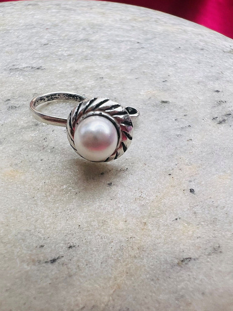 Arte Jewels Sterling Silver Artificial Stone Studdedn Oxidised Stud Nosepin