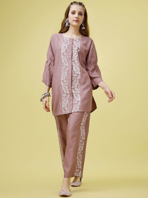 Tzelynn Floral Embroidered Mandarin Collar Relaxed Fit Tunic & Trousers