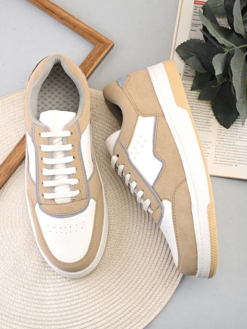 The Roadster Lifestyle Co. Men Colourblocked Lightweight Lace Up Casual Sneakers