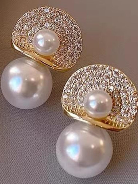 Anouk Women Diamond Shaped Studs Earrings