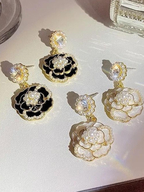 Anouk Set Of 2 Gold Plated Pearls Beaded Floral Drop Earrings