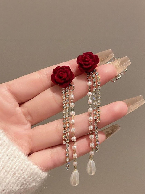 DressBerry Floral Drop Earrings