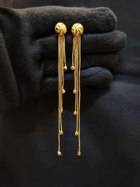 Anshenterpris Gold-Plated Sui Dhaga Tasselled Circular Drop Earrings