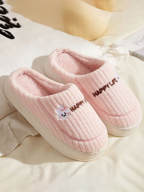 WOLVESDEN Women Self Design Fur Room Slippers