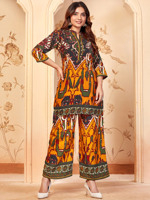 Ekta Textiles Printed V-Neck Three Fourth Sleeves Tunic With Palazzos Co-Ords