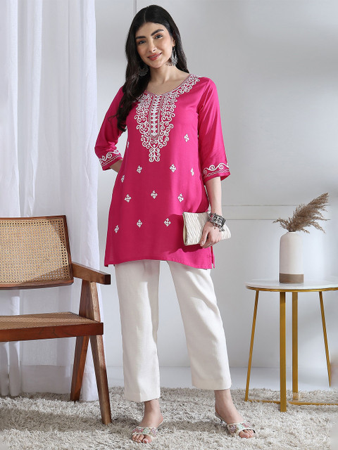 House of Pataudi Ethnic Motifs Embroidered Round Neck Short Kurti