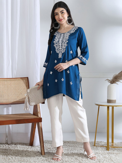 House of Pataudi Women Ethnic Motifs Embroidered Straight Kurti