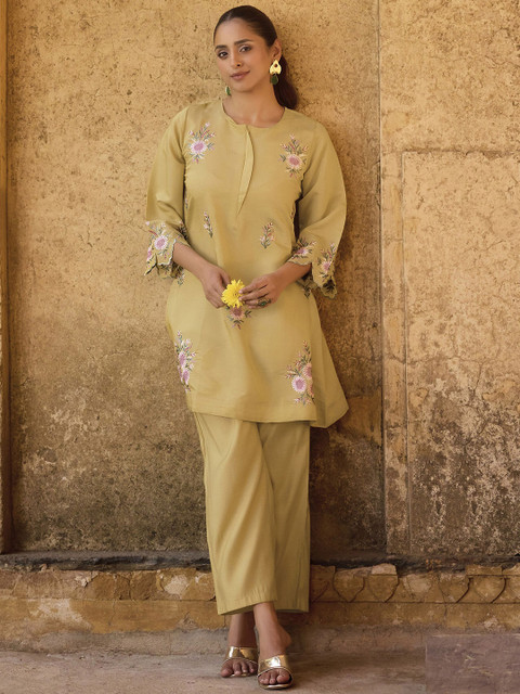 DRESOUL Embroidered Round Neck Top With Trousers Co-Ords