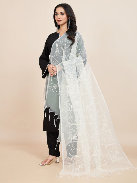 House of Pataudi Floral Embroidered Dupatta - Image 4