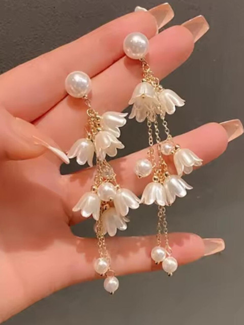AKISON JEWELS Floral Drop Earrings