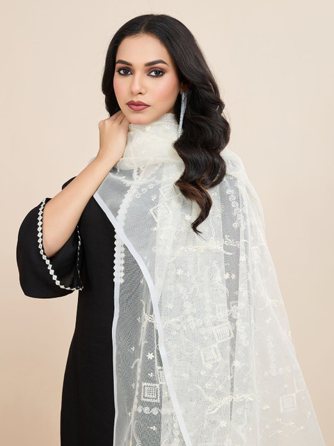 House of Pataudi Floral Embroidered Dupatta - Image 6