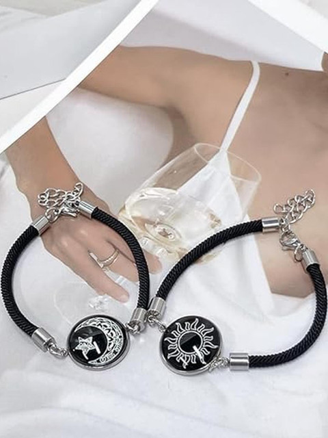 VR Creatives Unisex Black Bracelet - Image 4