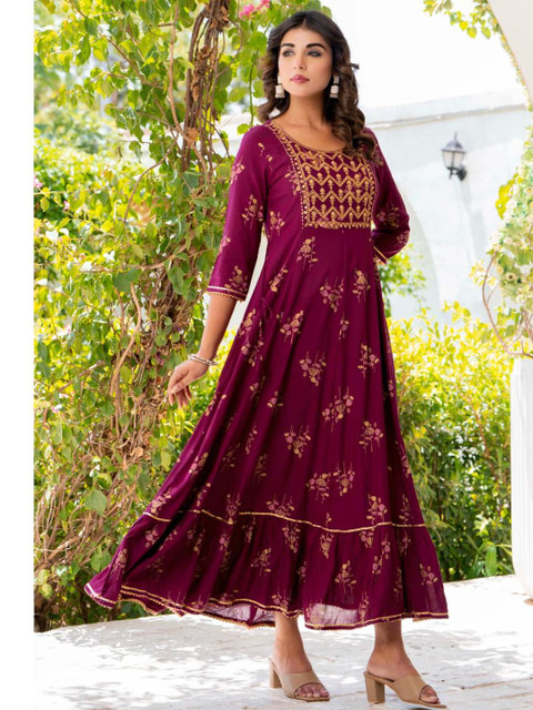 RAINDROP Women Maroon Kurtas