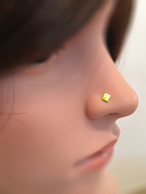 Goldnera Stud Nosepin