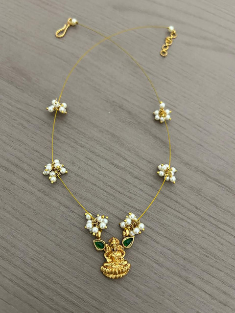 Rujve Jewellery Gold-Plated Stone-Studded & Beaded Jewellery Set