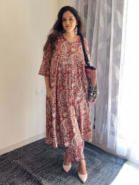 Janasya Women Paisley Printed Cotton A-Line Kurta with Palazzo