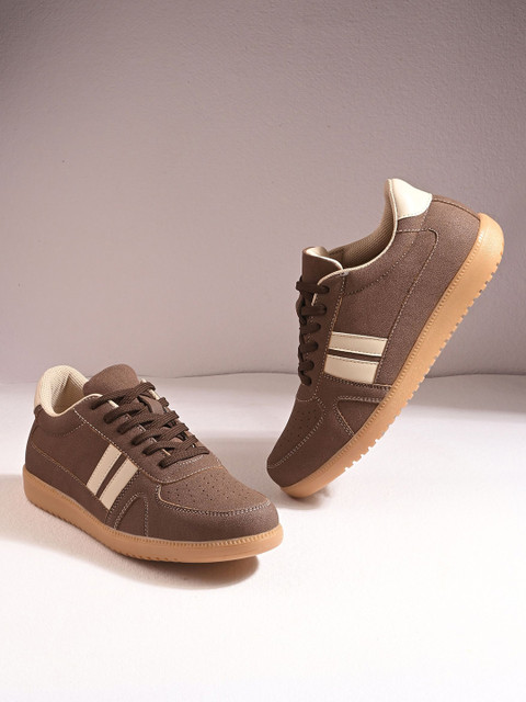 The Roadster Lifestyle Co Men Textured Sneakers