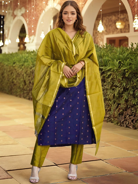 Aaghnya Women Woven Design Woven Design Kurta with Trousers & Dupatta