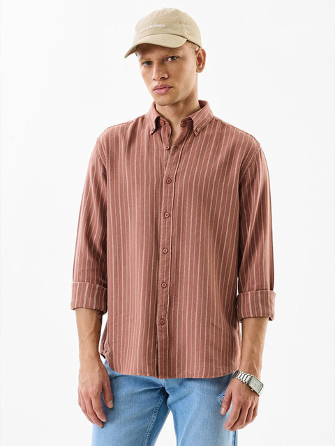 Snitch Vertical Striped Slim Fit Pure Cotton Casual Shirt