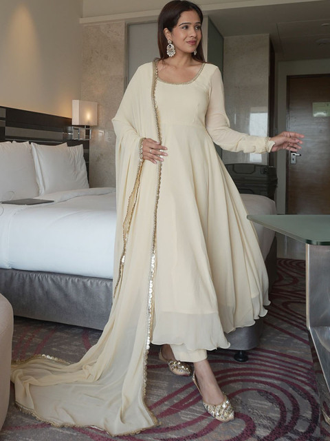 Anouk Rustic Round Neck Angrakha Kurta With Trousers & Dupatta - Image 4