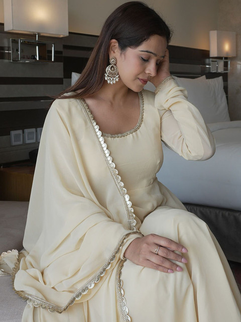 Anouk Rustic Round Neck Angrakha Kurta With Trousers & Dupatta - Image 6