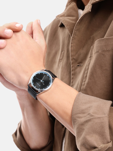 Mast & Harbour Unisex Brass Dial & Leather Straps Analogue Watch