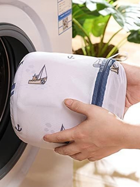HomeCloud 5-Pcs White & Blue Printed Mesh Laundry Clothes Washing Bag With Zip Lock - Image 3