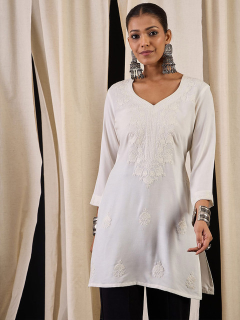 Anouk Women Floral Embroidered Thread Work Thread Work Short Kurti