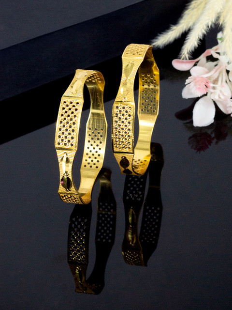 PRIVIU Set Of 2 Gold Plated Bangles