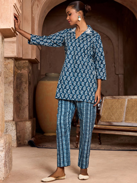 WOMEN PLUS Indigo Blue Floral Printed Pure Cotton Tunic & Trouser - Image 3