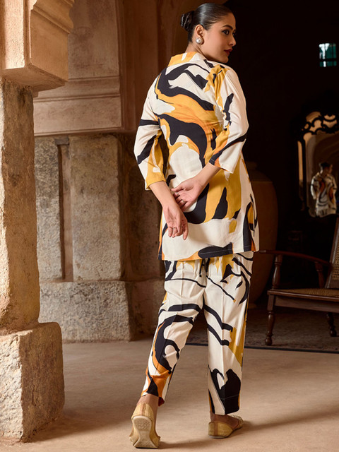 WOMEN PLUS Safar Spring Summer 2025 Digitally Printed Tunic With Trouser Co-Ords Set - Image 3