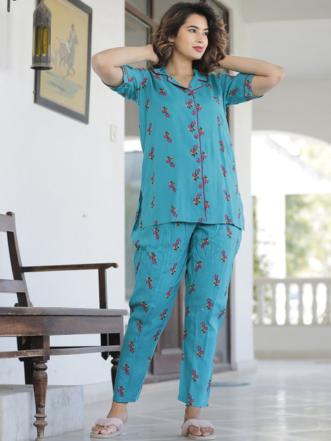 TRINABH Women Floral Printed Night suit