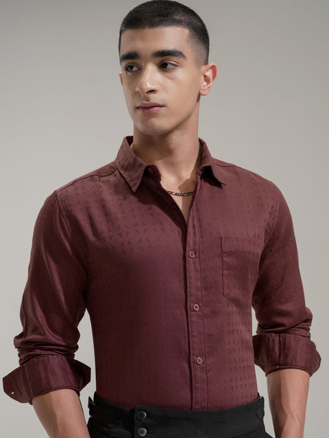 HIGHLANDER Men Comfort Fit Spread Collar Textured Cotton Formal Shirt