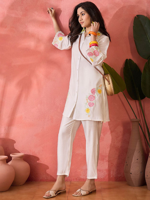 Sangria Embroidered Shirt Collar Roman Silk Tunic With Trouser - Image 6