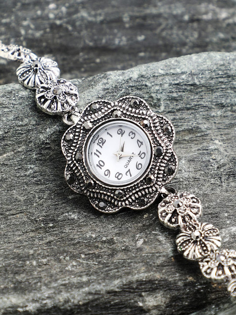 HAUTE SAUCE Women The Aqualith Round Watch - Chalice Silver