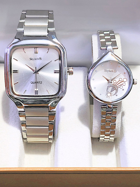 Skylark Unisex Dial & Stainless Steel Bracelet Style Straps Analogue Multi Function Watch