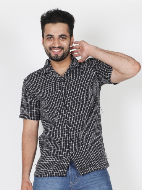 The Cloth Crow Men Comfort Slim Fit Opaque Checked Casual Shirt