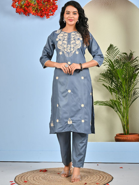 Moktika Floral Embroidered Sweetheart Neck Kurta With Trousers & Dupatta - Image 5