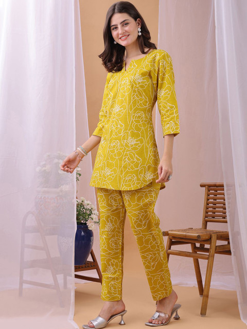Fourleaf Printed V-Neck Top With Trousers Co-Ords