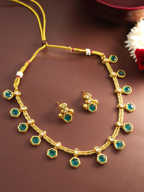 aadita Kundan-Studded Jewellery Set