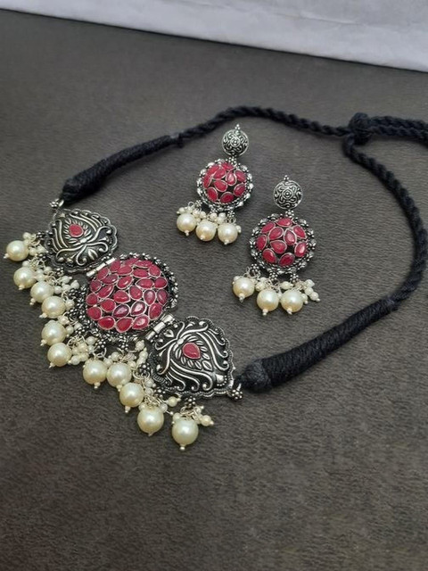 Sangria Stones-Studded & Beaded Jewellery Set
