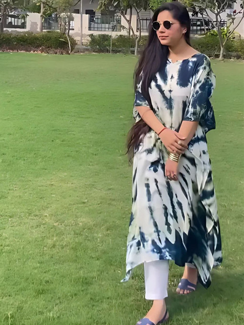 CORSICA Women Abstract Printed Extended Sleeves Kaftan Kurta