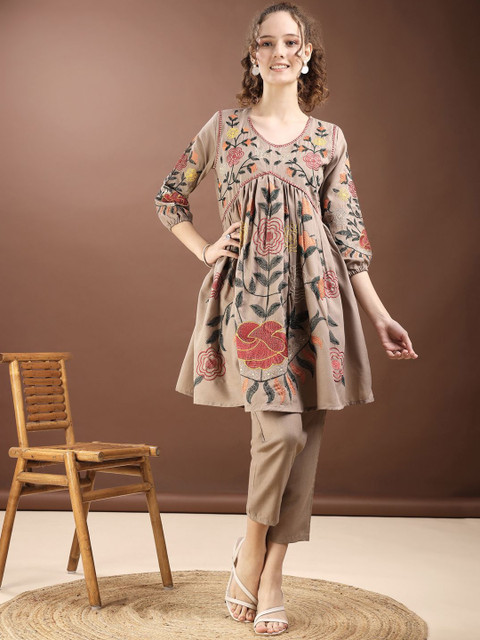 Tikhi Imli Embroidered Top With Trousers Co-Ords