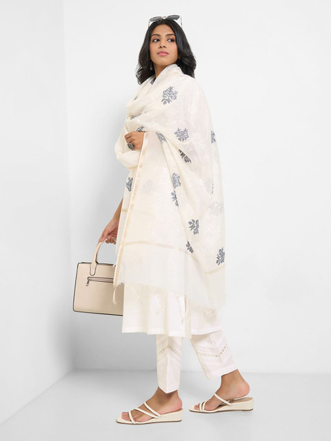 RANGMANCH BY PANTALOONS Embroidered Dupatta